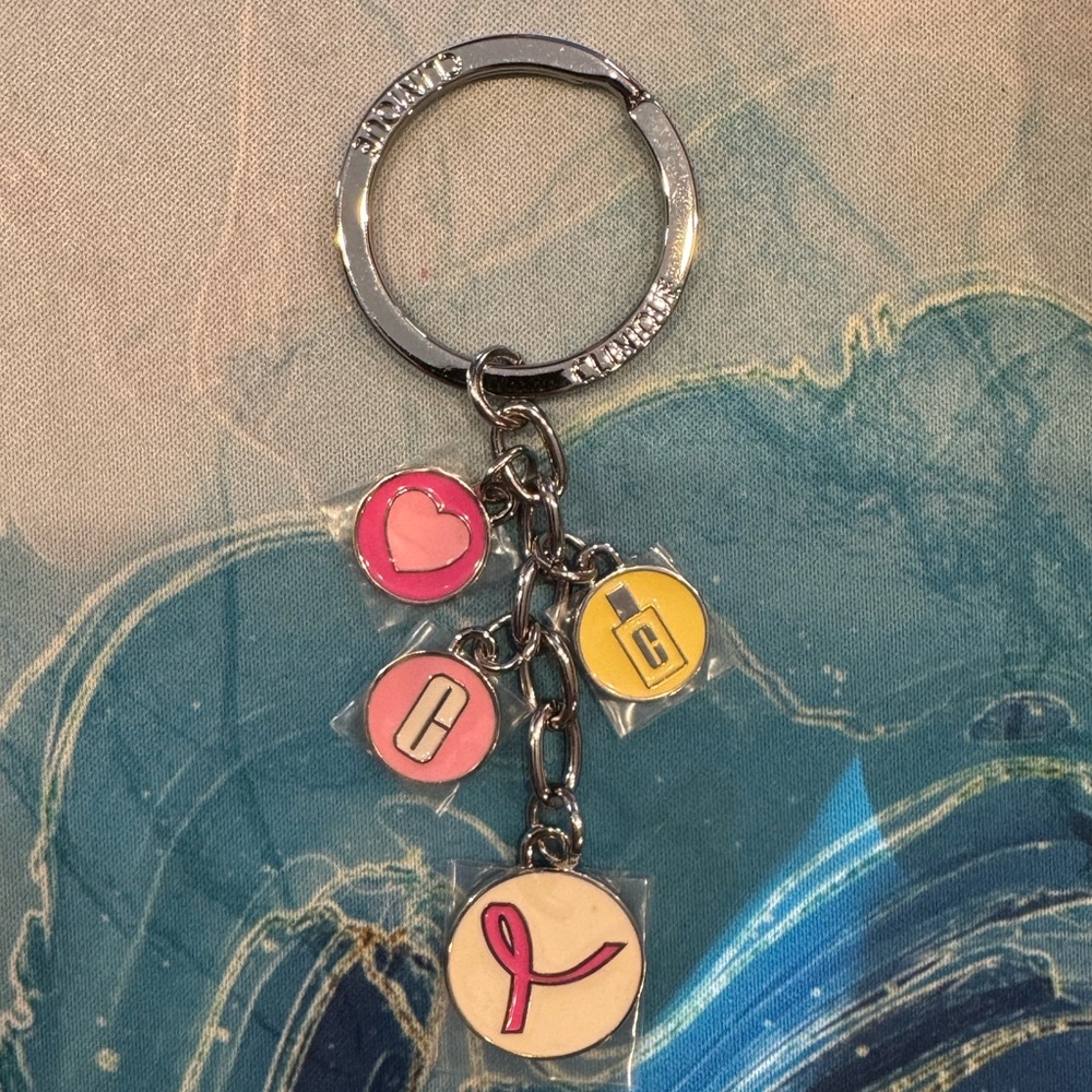 Clinique Keychain Charm Set Pink Ribbon Heart Logo NIP Breast Cancer Awareness - Picture 3 of 3